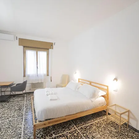 Spacious And Bright 3br Family Rom